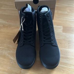 Women’s Dr. Marten Shoes Size 6